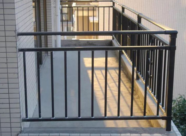 护栏厂家.jpg